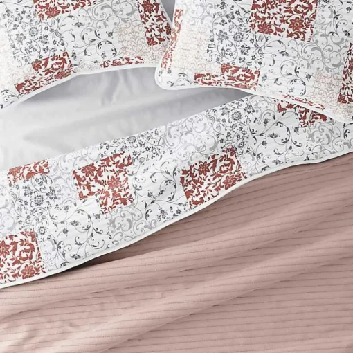 Blush Patchwork Reversible 3-pc. Queen Quilt Set