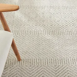 Ivory Chevron Diamond Tasseled Area Rug, 5x7