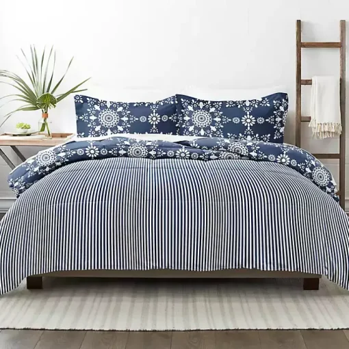 Navy Daisy Medallion King 3-pc. Comforter Set