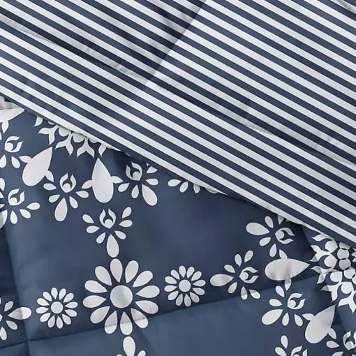 Navy Daisy Medallion King 3-pc. Comforter Set