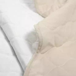 White and Tan Scallop 3-pc. King Quilt Set