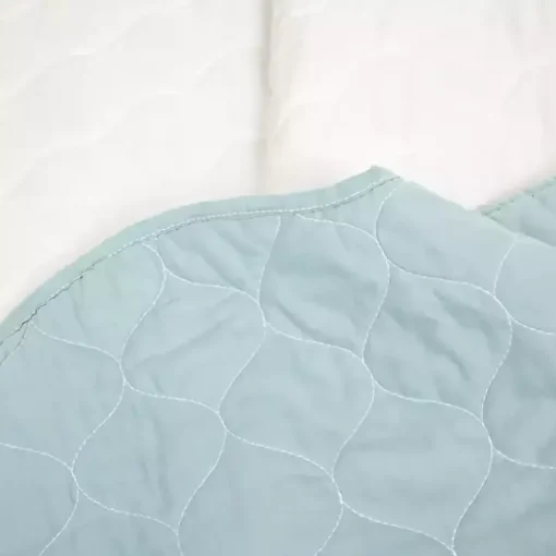 White and Teal Scallop 3-pc. King Quilt Set