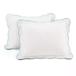White and Teal Scallop 3-pc. Full/Queen Quilt Set