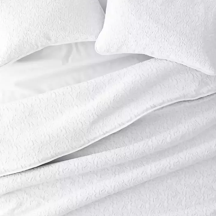 White Floral Stitch 3-pc. King Quilt Set