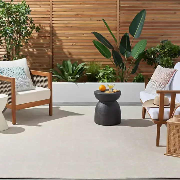 Beige & Ivory Quatrefoil Indoor/Outdoor Rug, 8x10