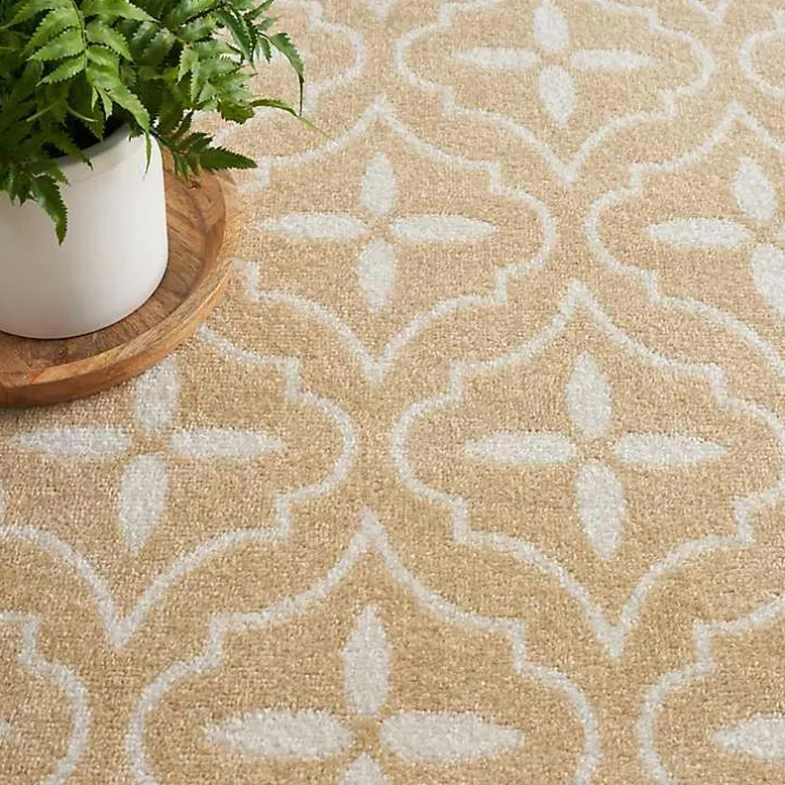 Beige & Ivory Quatrefoil Indoor/Outdoor Rug, 8x10