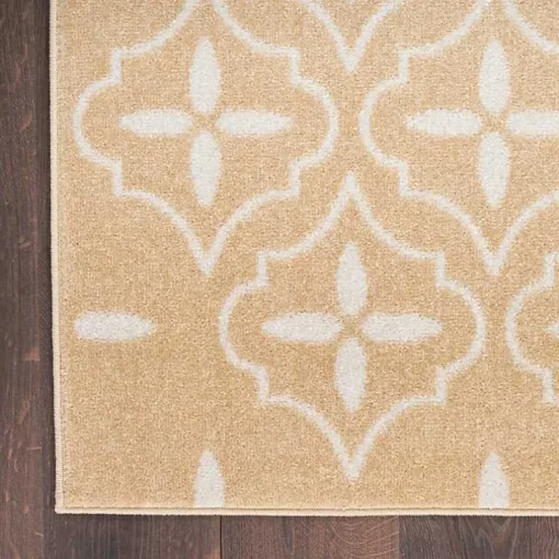 Beige & Ivory Quatrefoil Indoor/Outdoor Rug, 5x7