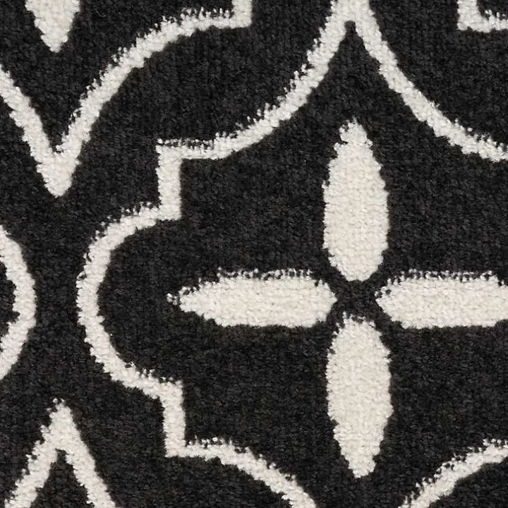 Black & Ivory Quatrefoil Indoor/Outdoor Rug, 5x7