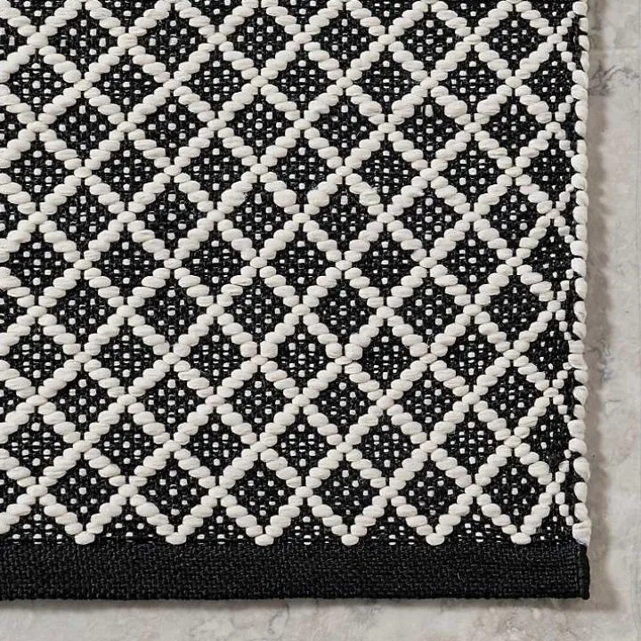 Black & White Trellis Indoor/Outdoor Runner, 3x8