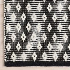 Black and Ivory Dainty Diamond Area Rug, 5x8