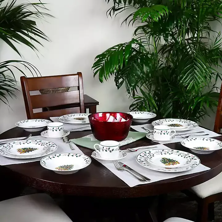 Christmas Tree Trimming 16-pc. Dinnerware Set