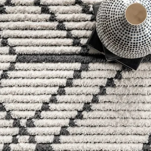 Cream Geometric Diamonds Fringed Area Rug, 7x10