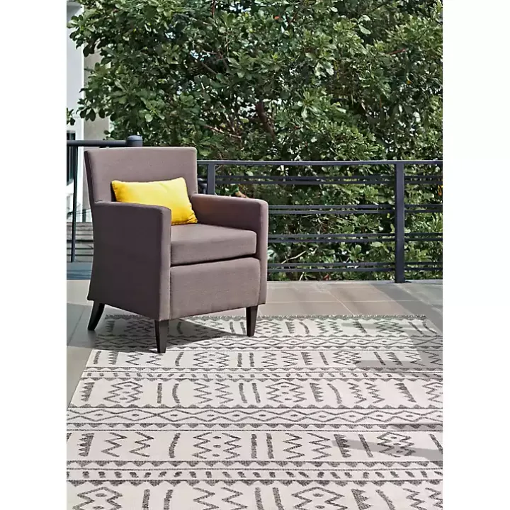 Gray Gretchen Tribal Outdoor Area Rug, 5x8