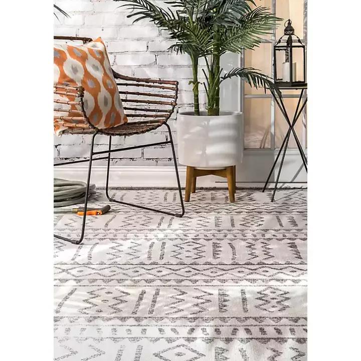 Gray Gretchen Tribal Outdoor Area Rug, 5x8