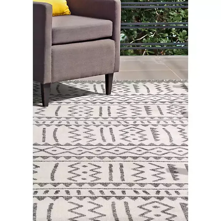 Gray Gretchen Tribal Outdoor Area Rug, 5x8