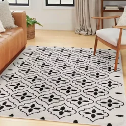Ivory & Black Quatrefoil Indoor/Outdoor Rug, 4x6