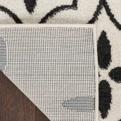 Ivory & Black Quatrefoil Indoor/Outdoor Rug, 4x6