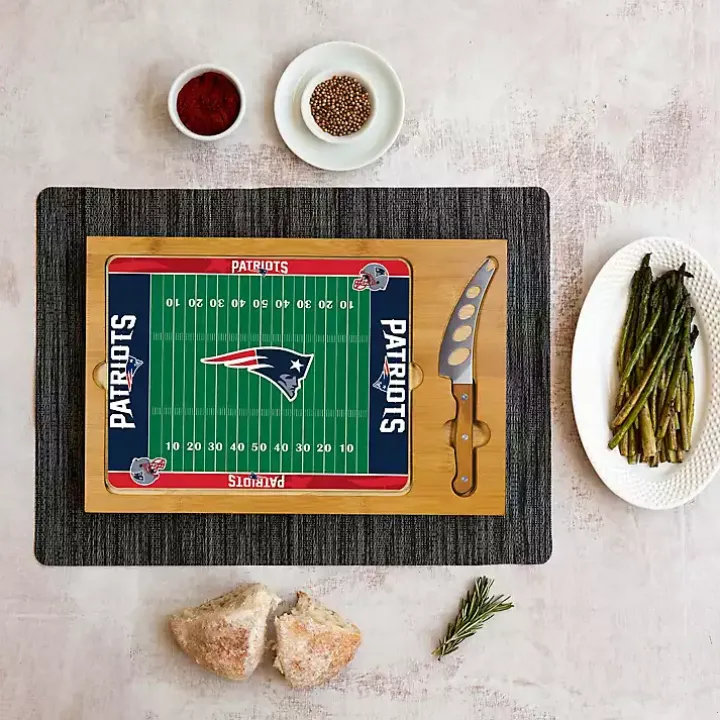 New England Patriots Cutting Board & Knife Set