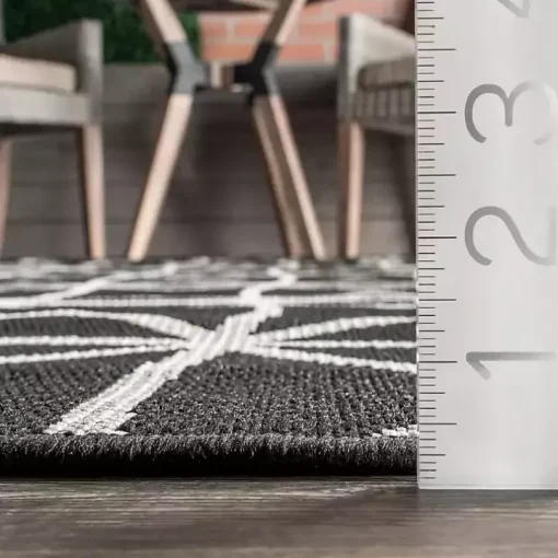 Sanford Gray Geometric Shapes Outdoor Rug, 5x8