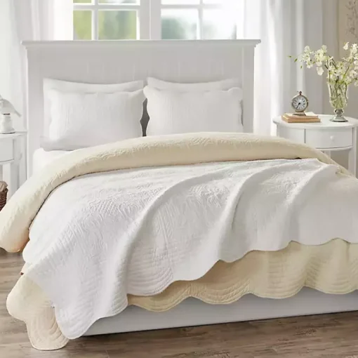 White Oversized Quilted Scalloped Edge Throw
